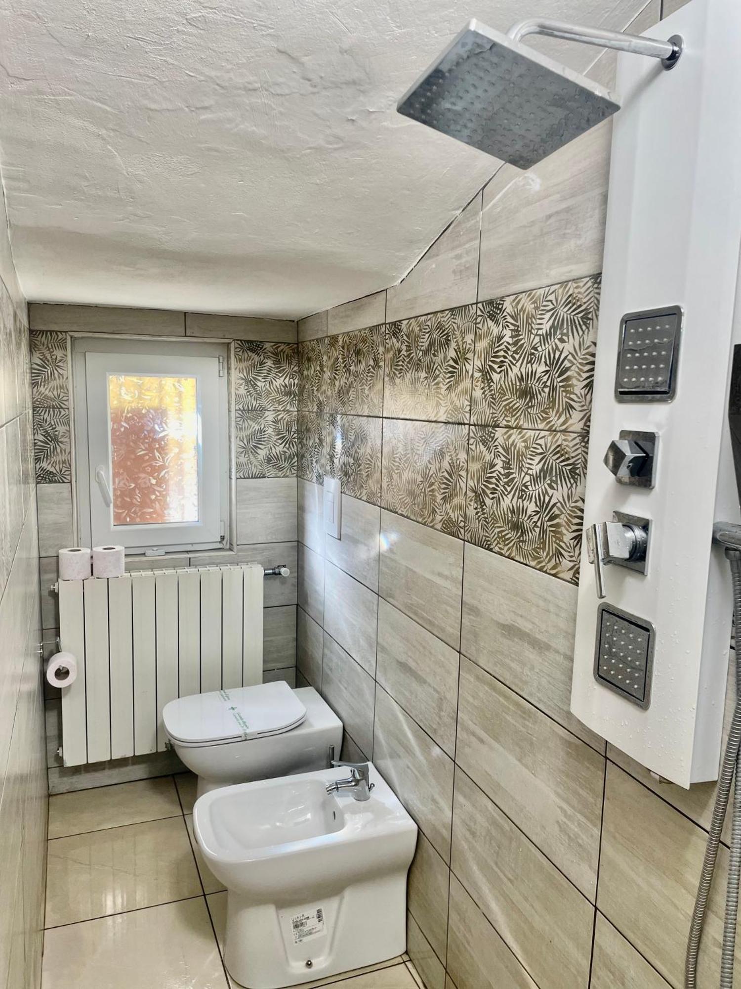 Room Malpensa - Servizio Taxi Mxp Da 20 Euro Lonate Pozzolo Luaran gambar